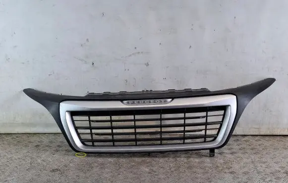 Peugeot Boxer Front bumper upper radiator grill 1314847070