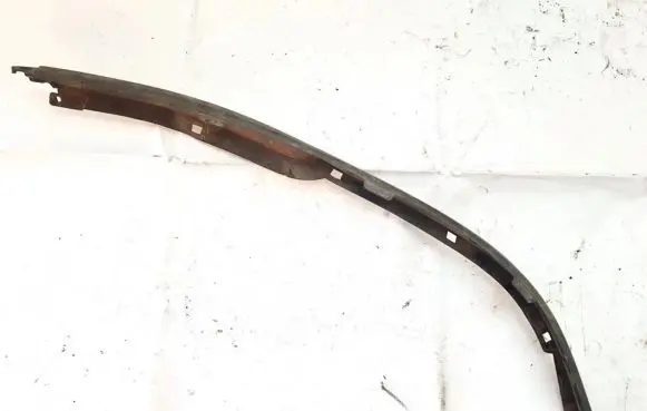 Front bumper lip