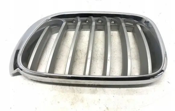 BMW X3 F25 Front bumper upper radiator grill 7210725