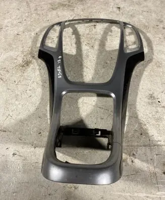 Opel Astra J Center console 13349237