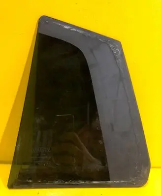 Rear door window glass