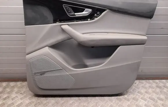 Audi Q7 4M Front door card panel trim 4M0867118B