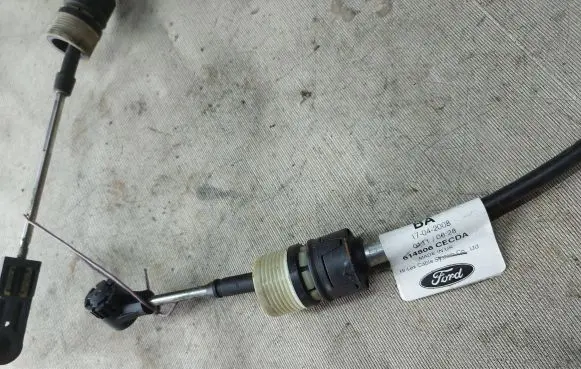 Gear shift cable linkage