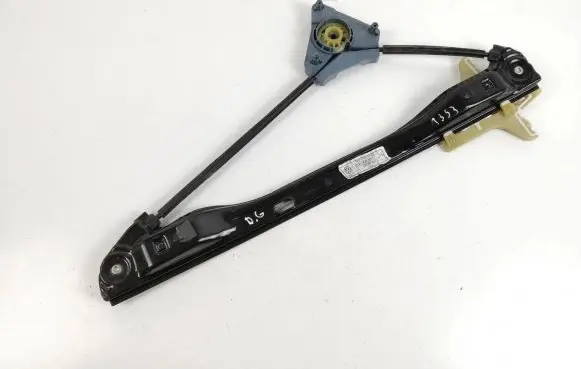 Volkswagen Amarok Rear window lifting mechanism without motor 2H7839402J 19052017 121435