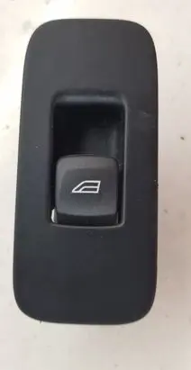 Volvo V40 Electric window control switch 31334569