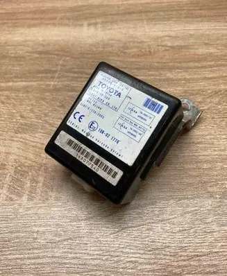 Toyota Corolla Verso AR10 Door control unit/module 897410F010 61B168000