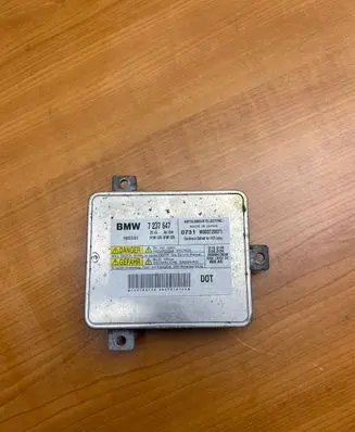 BMW 3 E90 E91 Headlight ballast module Xenon 7237647 W003T20071