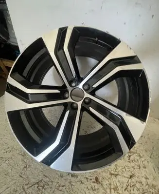 Volvo XC90 R22 alloy rim 
