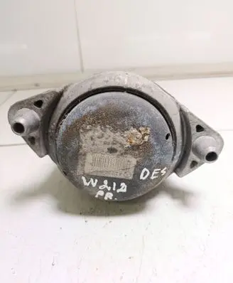 Mercedes-Benz E W212 Engine mount bracket A2122406417