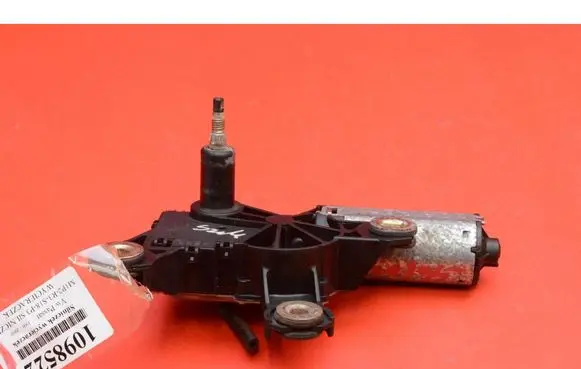 Volkswagen PASSAT B5 Rear window wiper motor 8D9955711
