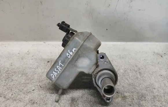 Volkswagen PASSAT B6 Master brake cylinder
