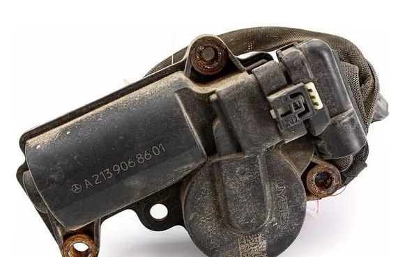 Mercedes-Benz GLC AMG Engine shut-off valve A2139068601