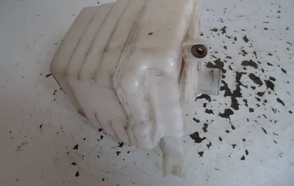 Toyota Prius (XW20) Intake resonator 