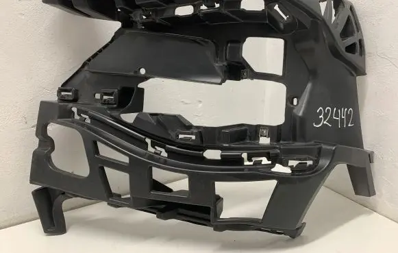 BMW 2 F46 Front bumper mounting bracket 7460144