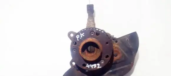 Volkswagen PASSAT B4 Front wheel hub