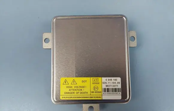 BMW 3 E90 E91 Headlight ballast module Xenon 63126948180 30744459 W3T13271
