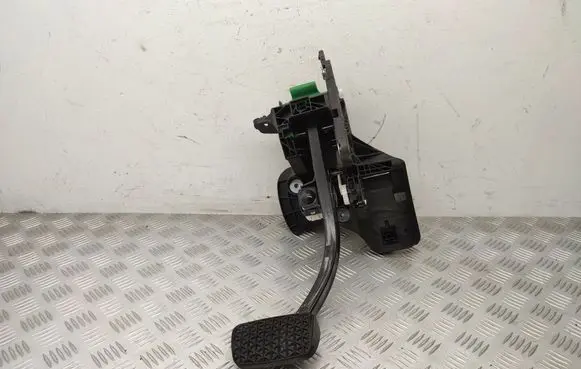 Opel Insignia B Brake pedal 84657620