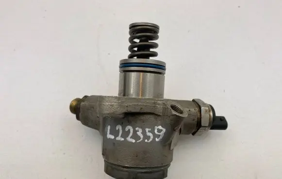 Audi A6 S6 C7 4G Fuel injection high pressure pump 079127025AE 100913 1437326