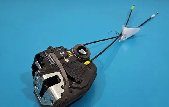 Toyota Auris E180 Rear door lock IMPRK1540139