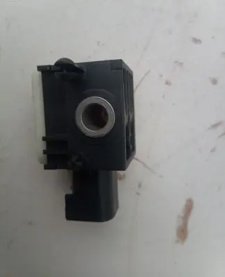 Hyundai Santa Fe Airbag deployment crash/impact sensor