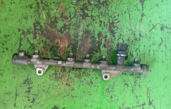 Renault Megane II Fuel main line pipe 8200750048
