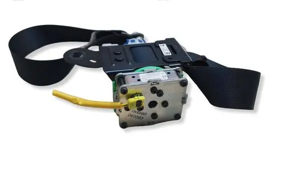 Mazda 6 Front seatbelt 0437002