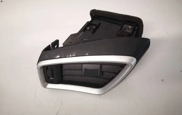 Nissan X-Trail T32 Dash center air vent grill E9895311100