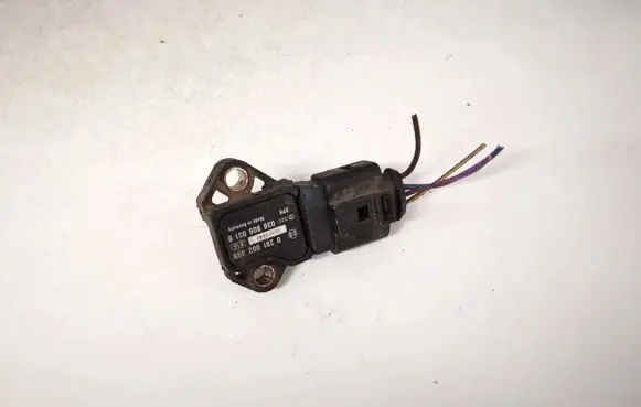 Volkswagen Golf V Air pressure sensor 0281002399 038906051b