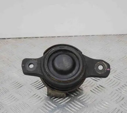 Subaru Legacy Engine mount bracket