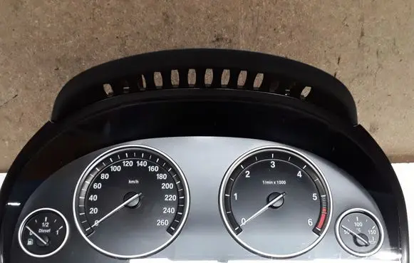 BMW 5 F10 F11 Speedometer (instrument cluster) 9348714