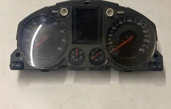 Volkswagen PASSAT B6 Speedometer (instrument cluster) 3C0920870P X0033000