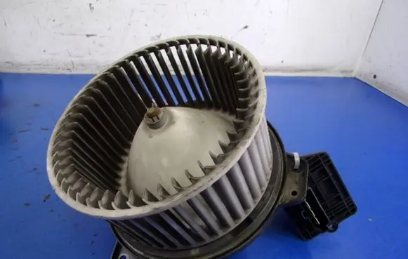 Mazda 323 Heater fan/blower 894000-0081