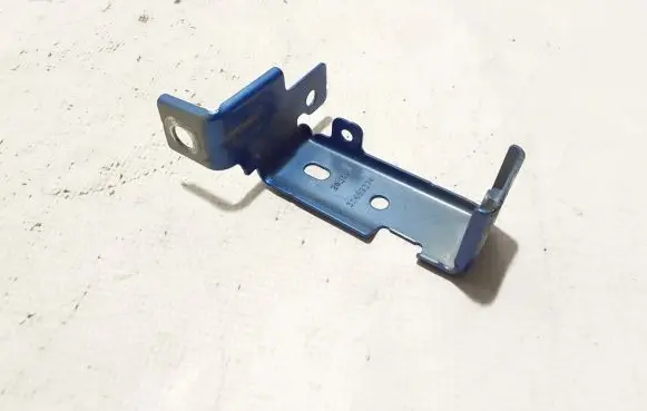 Fender mounting bracket