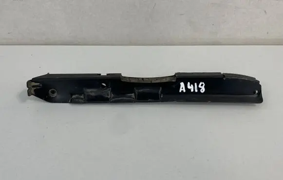 Mercedes-Benz CLS C219 Front bumper mounting bracket A2198800214