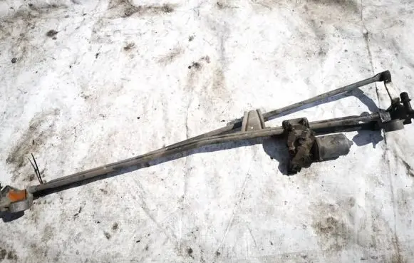 Opel Zafira B Front wiper linkage and motor