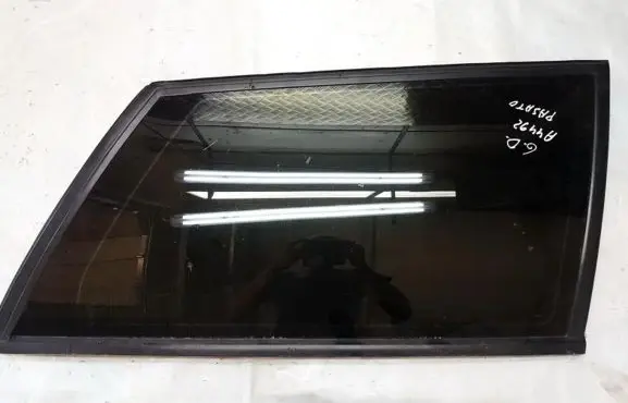 Volkswagen PASSAT B4 Rear side window