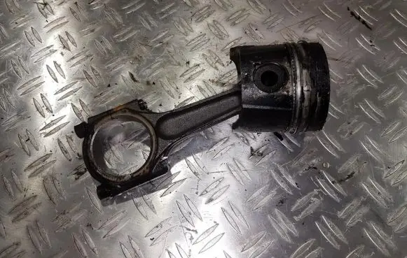 Citroen Xantia Piston with connecting rod