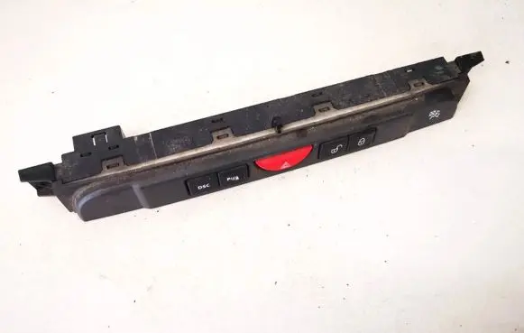 Land Rover Discovery 3 - LR3 Hazard light switch yul500400wux
