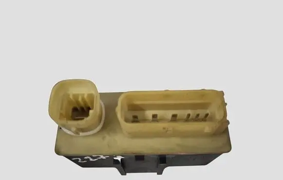 Citroen C5 Glow plug pre-heat relay 9652021180 018010951