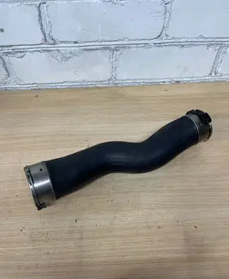 BMW 5 F10 F11 Intercooler hose/pipe 921108A