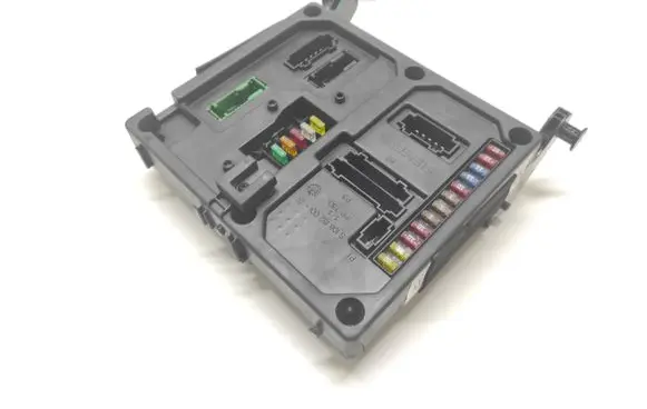 Ford Galaxy Fuse module 7M3962258G S110730300E