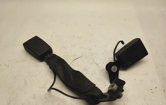Mini Clubman F54 Rear seatbelt buckle 7364225 736422506