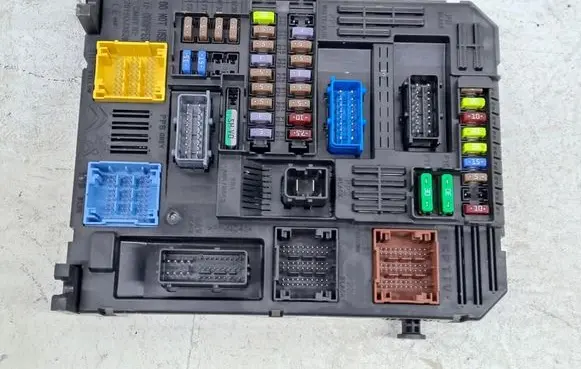 Citroen C3 Fuse box set 9845141280
