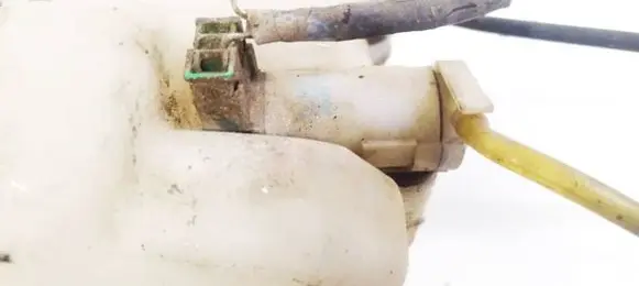 Nissan X-Trail T30 Windscreen/windshield washer pump