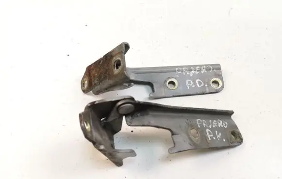 Mitsubishi Pajero Engine bonnet/hood hinges