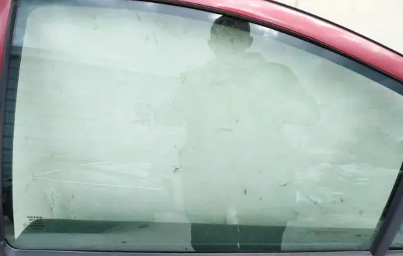 Volvo S60 Rear door window glass