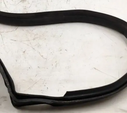 BMW X5 E53 Rubber seal front door window/glass 