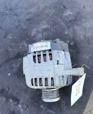 Opel Zafira B Generator/alternator 22832590