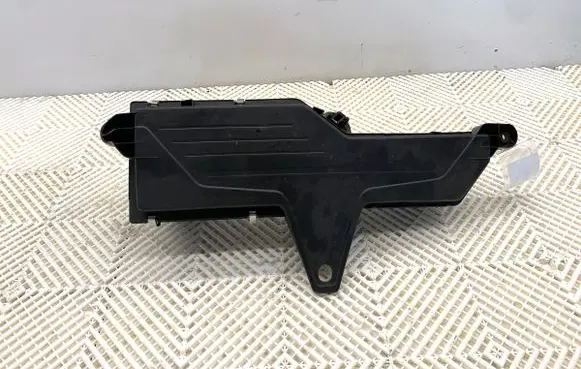 BMW 3 F30 F35 F31 Air filter box 70519058