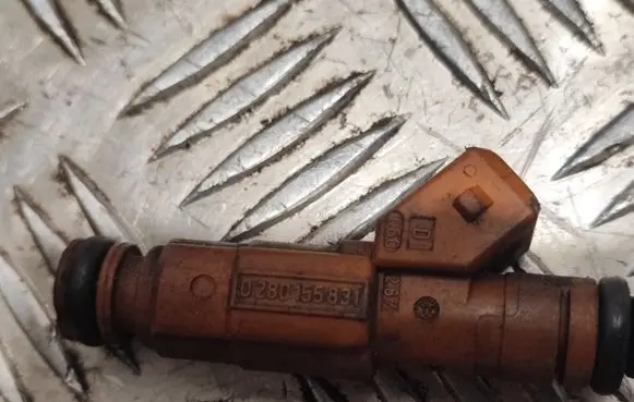 Volvo XC70 Fuel injector 0280155831